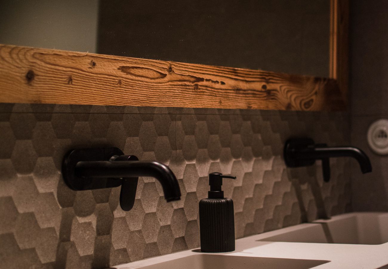 Chalet in Le Grand-Bornand - Alpage Grand Montagne - Jacuzzi au coeur des Aravi