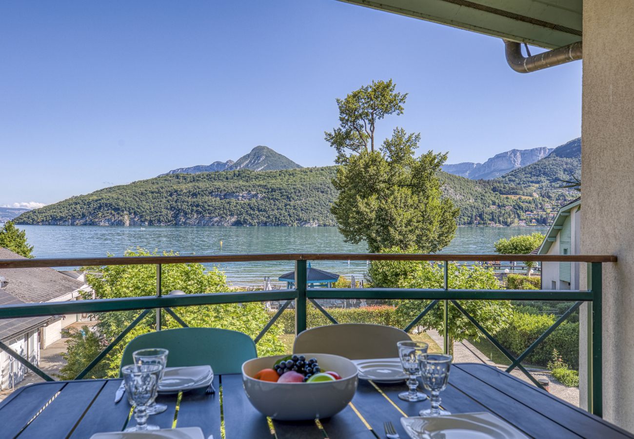 Apartment in Duingt - La plage privée du lac