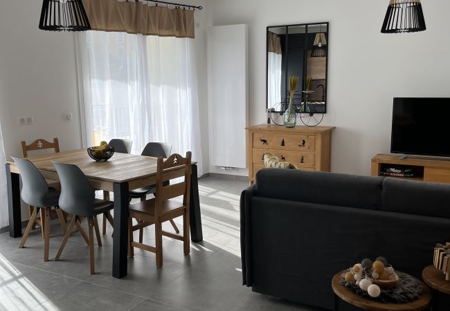 Apartment in Annecy - Paradis vue Lac et Montagnes 4* Apartment in Annecy - Paradis vue Lac et Montagnes 4*