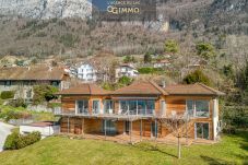 Villa in Veyrier-du-Lac - Wooden Villa 4* - Vue lac & grande... Villa in Veyrier-du-Lac - Wooden Villa 4* - Vue lac & grande...