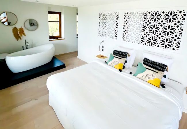 Villa in Veyrier-du-Lac - Villa Savoie 5* - OG IMMO Villa in Veyrier-du-Lac - Villa Savoie 5* - OG IMMO