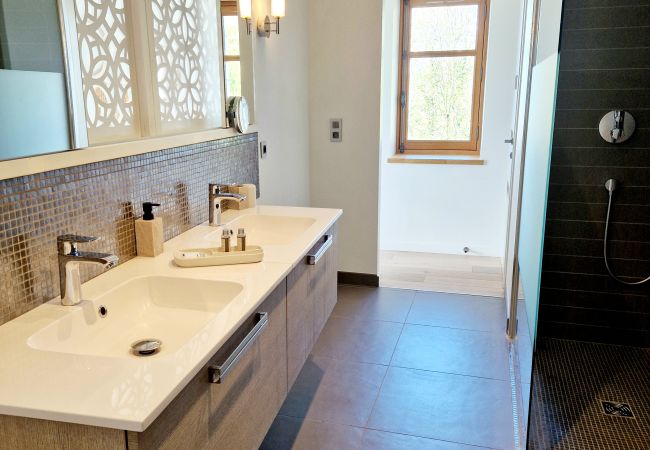 Villa in Veyrier-du-Lac - Villa Savoie 5* - OG IMMO Villa in Veyrier-du-Lac - Villa Savoie 5* - OG IMMO