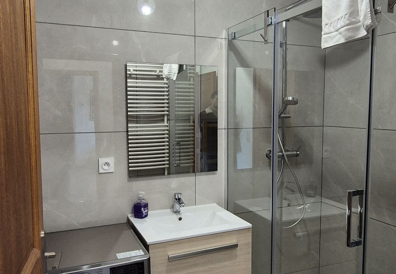 Apartamento en Annecy - T2 Haut Standing Hypercentre pieds dans l`eau Apartamento en Annecy - T2 Haut Standing Hypercentre pieds dans l`eau