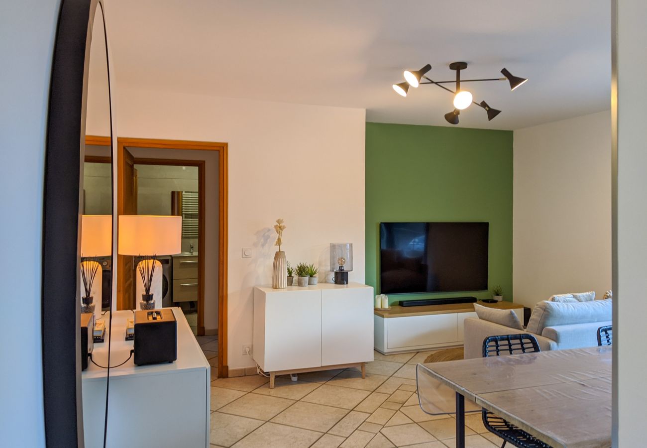 Apartamento en Annecy - T2 Haut Standing Hypercentre pieds dans l`eau Apartamento en Annecy - T2 Haut Standing Hypercentre pieds dans l`eau