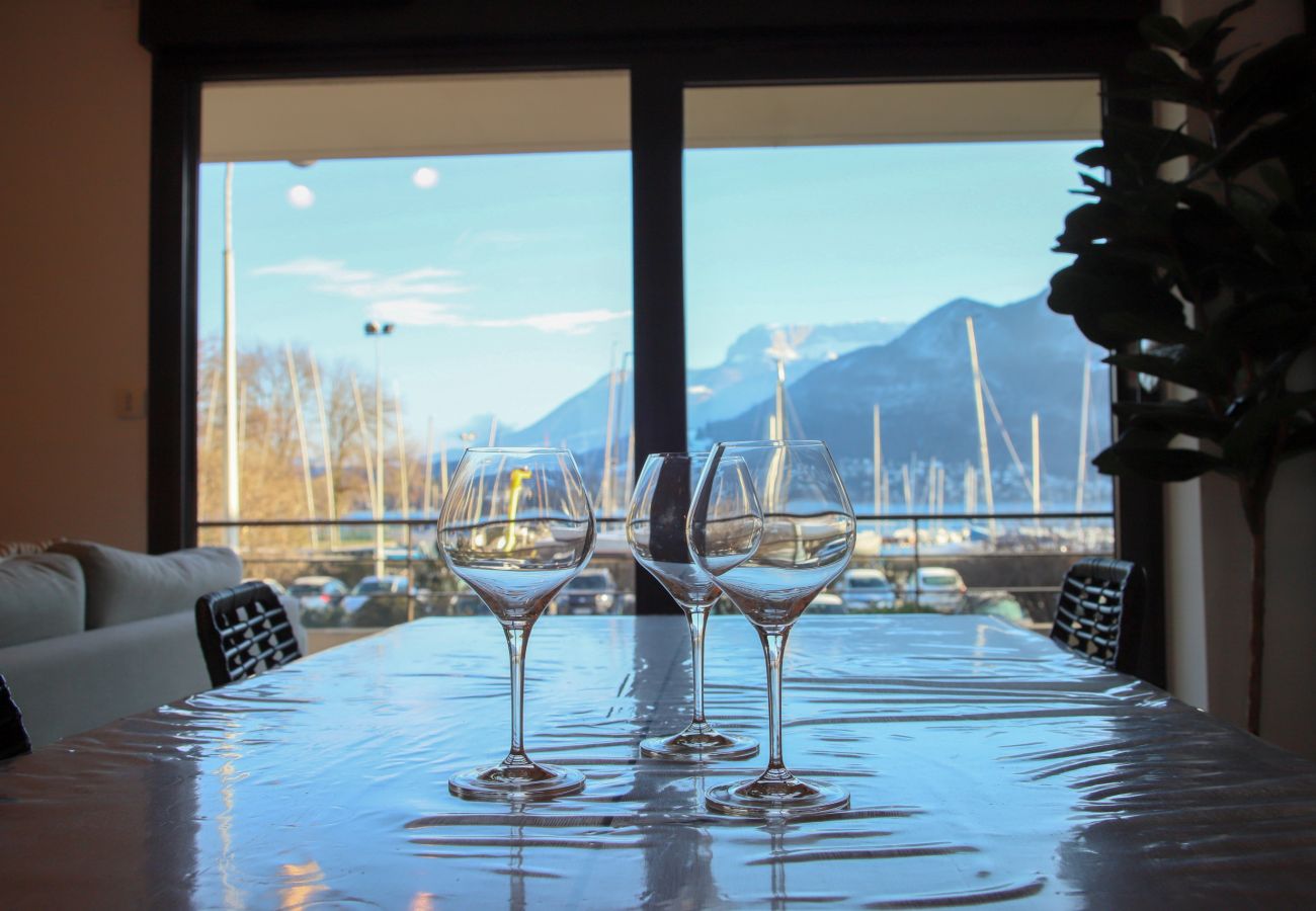 Apartamento en Annecy - T2 Haut Standing Hypercentre pieds dans l`eau Apartamento en Annecy - T2 Haut Standing Hypercentre pieds dans l`eau