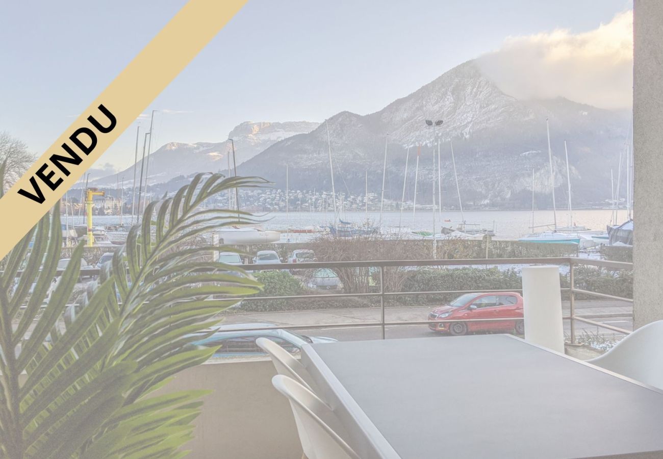 Apartamento en Annecy - T2 Haut Standing Hypercentre pieds dans l`eau
