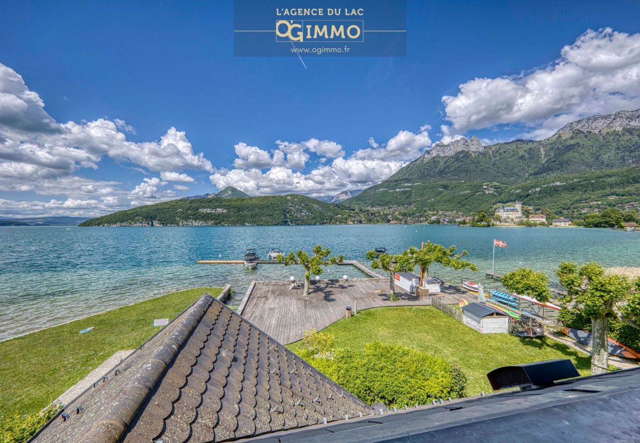 Appartement à Duingt - La Terrasse du Lac 3*- Pied dans l'eau & accès lac